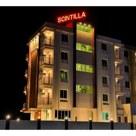 Hotel Scintilla Somnāth Extérieur photo
