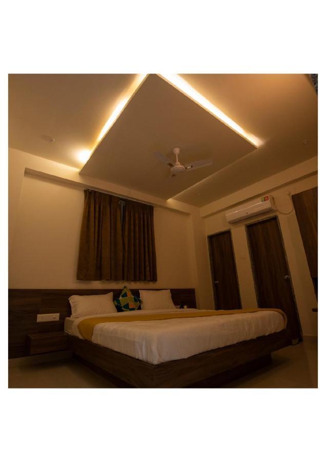 Hotel Scintilla Somnāth Extérieur photo