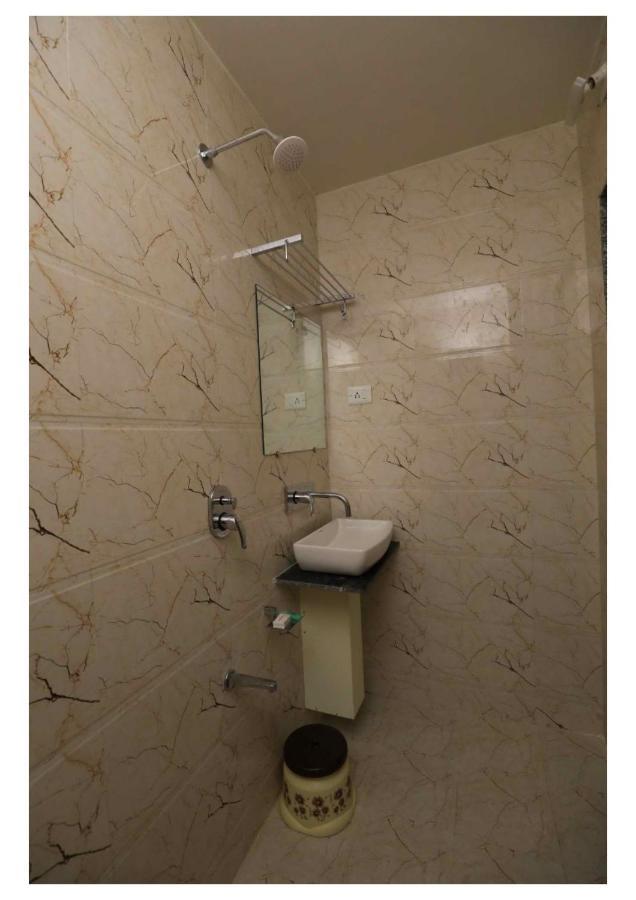 Hotel Scintilla Somnāth Extérieur photo